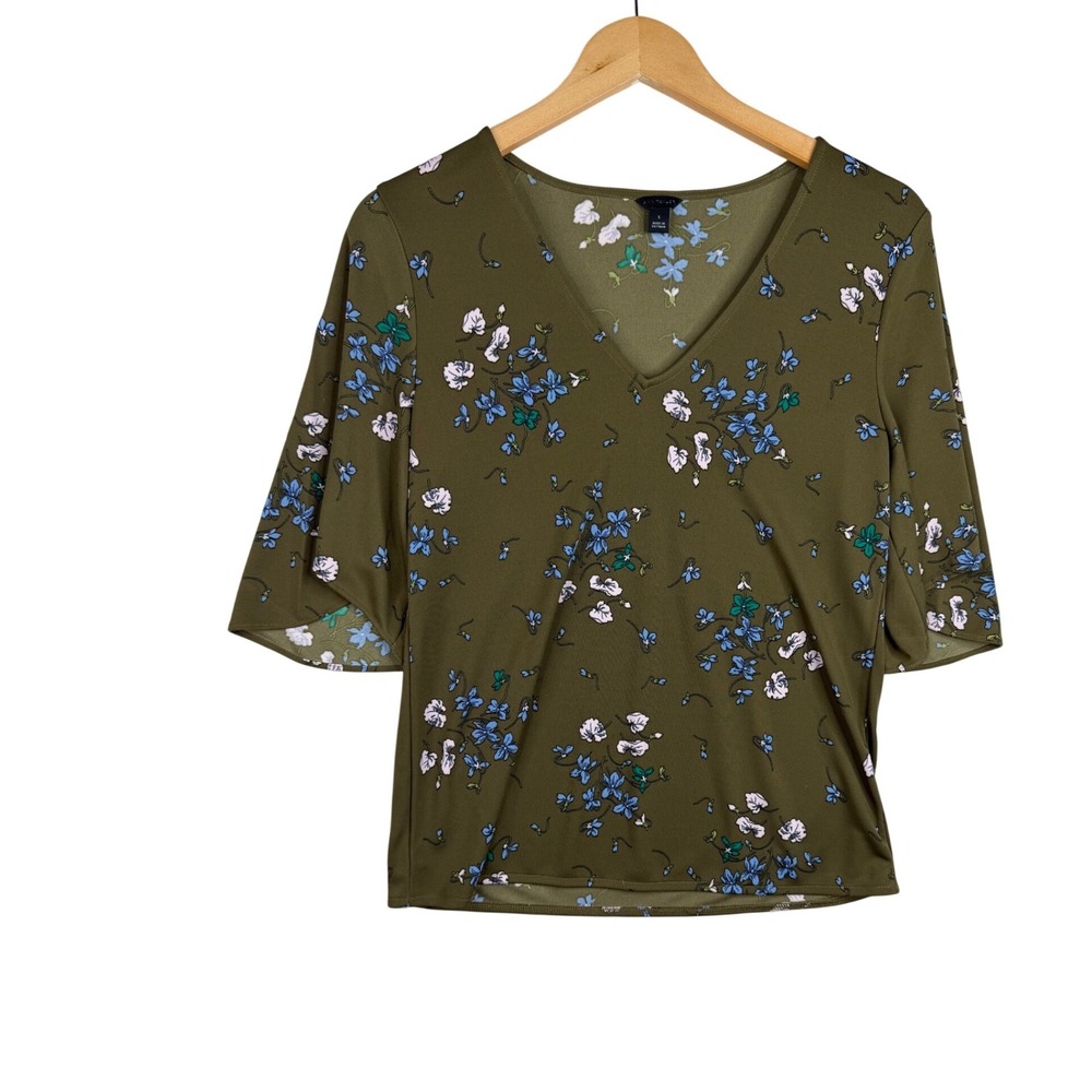 Ann Taylor Floral Print V-neck Half‎ Sleeve Blouse size Small Green/Blue